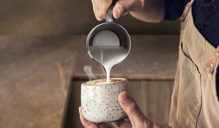 aēralab, the intelligent machine that creates the perfect milk foam for  each drink - Iberital